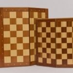 ΞΥΛΙΝΗ ΣΚΑΚΙΕΡΑ ΣΠΑΣΤΗ 50x50cm